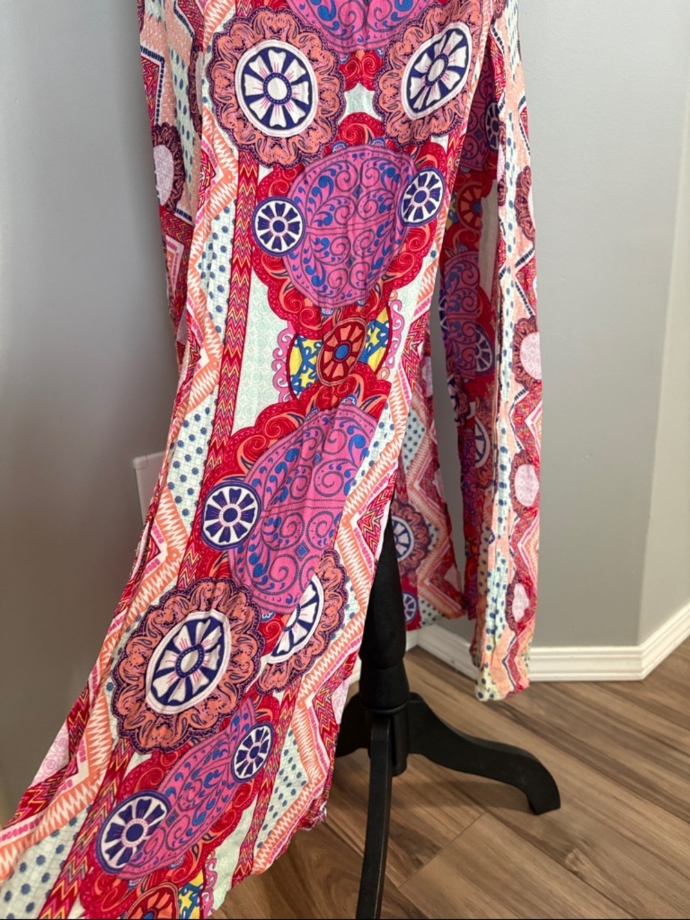 MINKPINK Pink Multi Geometric Print Maxi Skirt with 4 Side Slit - Picture 5 of 9